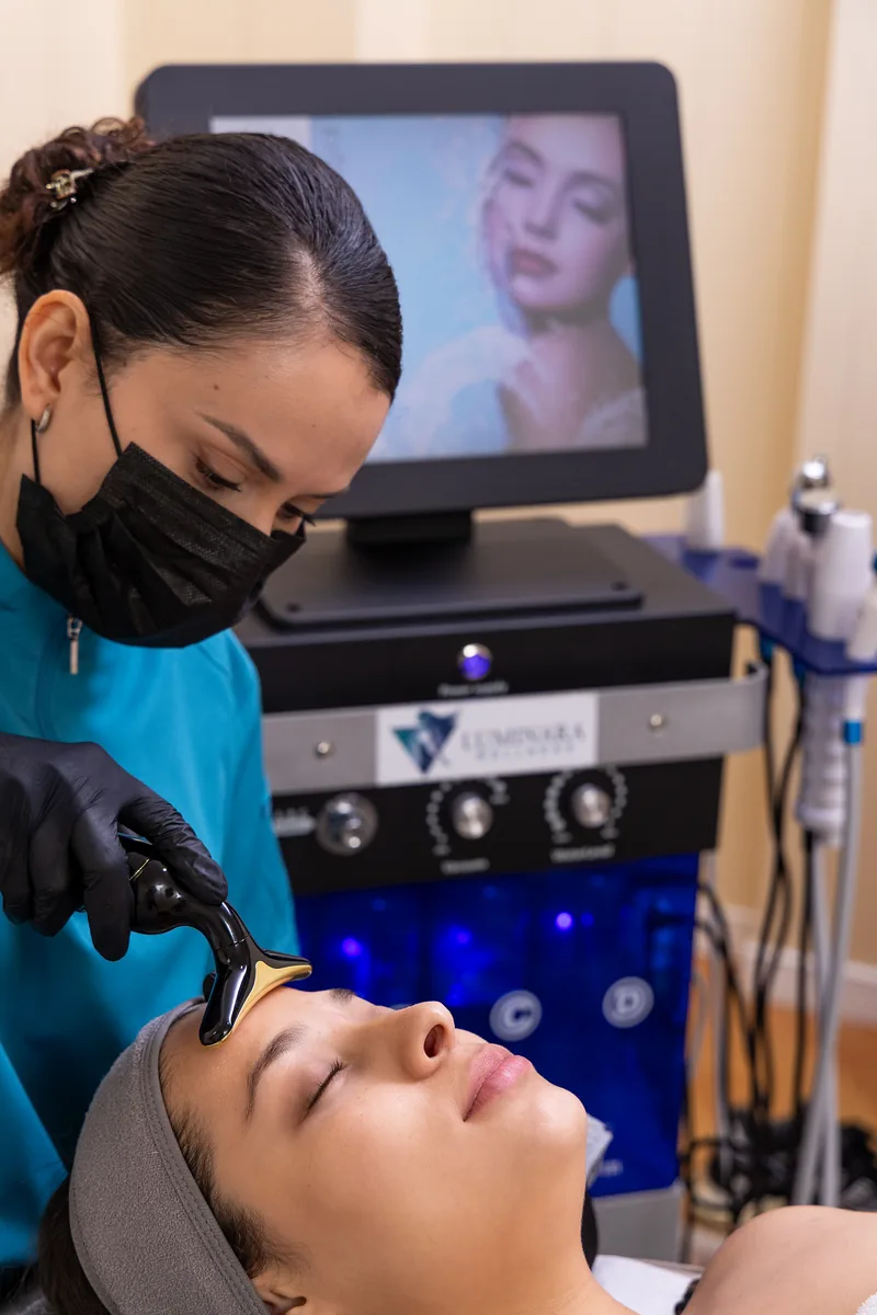 Tecnología facial de Luminara en uso